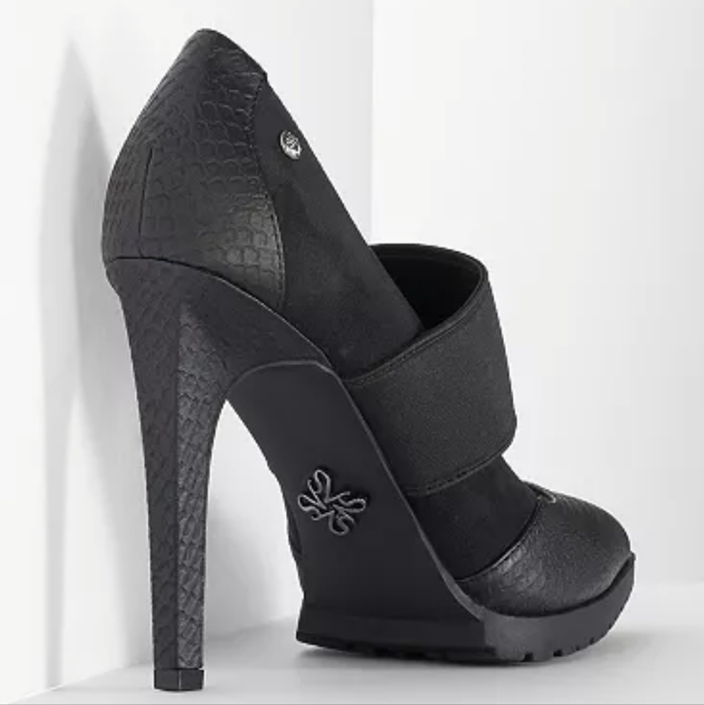 Simply Vera Vera Wang Women's Stretch Mary Jane Platform High Heels. NWT